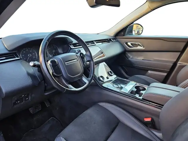 Land Rover Range Rover Velar view 8