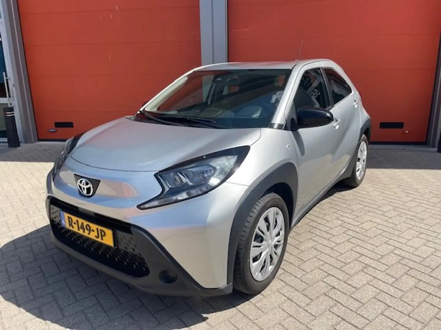 Toyota Aygo X 1.0 VVT-i MT Play Argintiu - 2