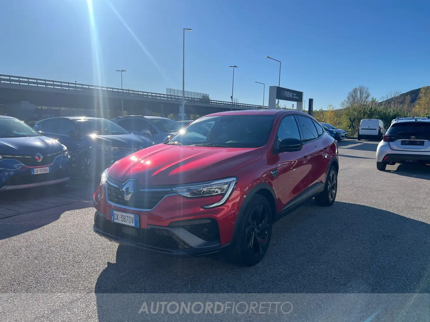 Renault Arkana 1.6 e-tech full hybrid e-tech engineered 145cv Rojo - 1