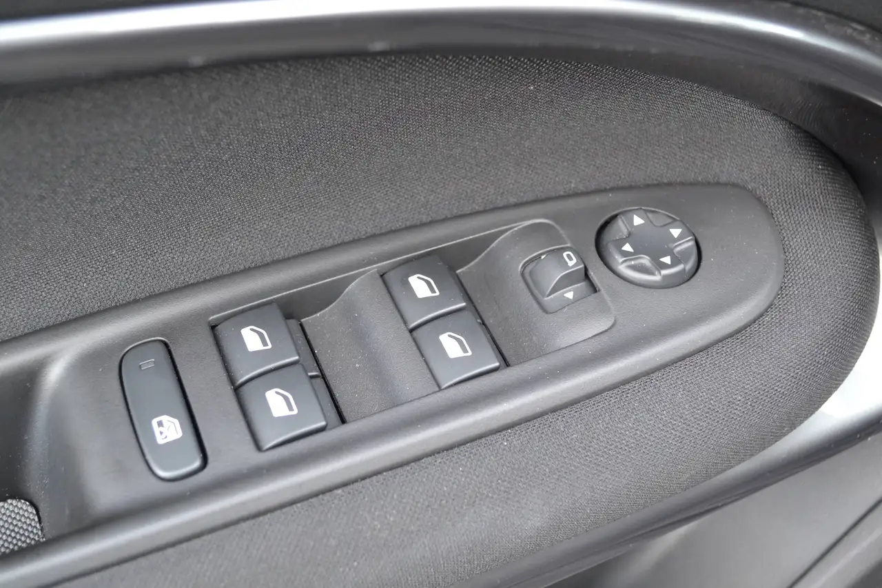 Fiat 600 1.2 Hybrid Automaat, миниатюра 14