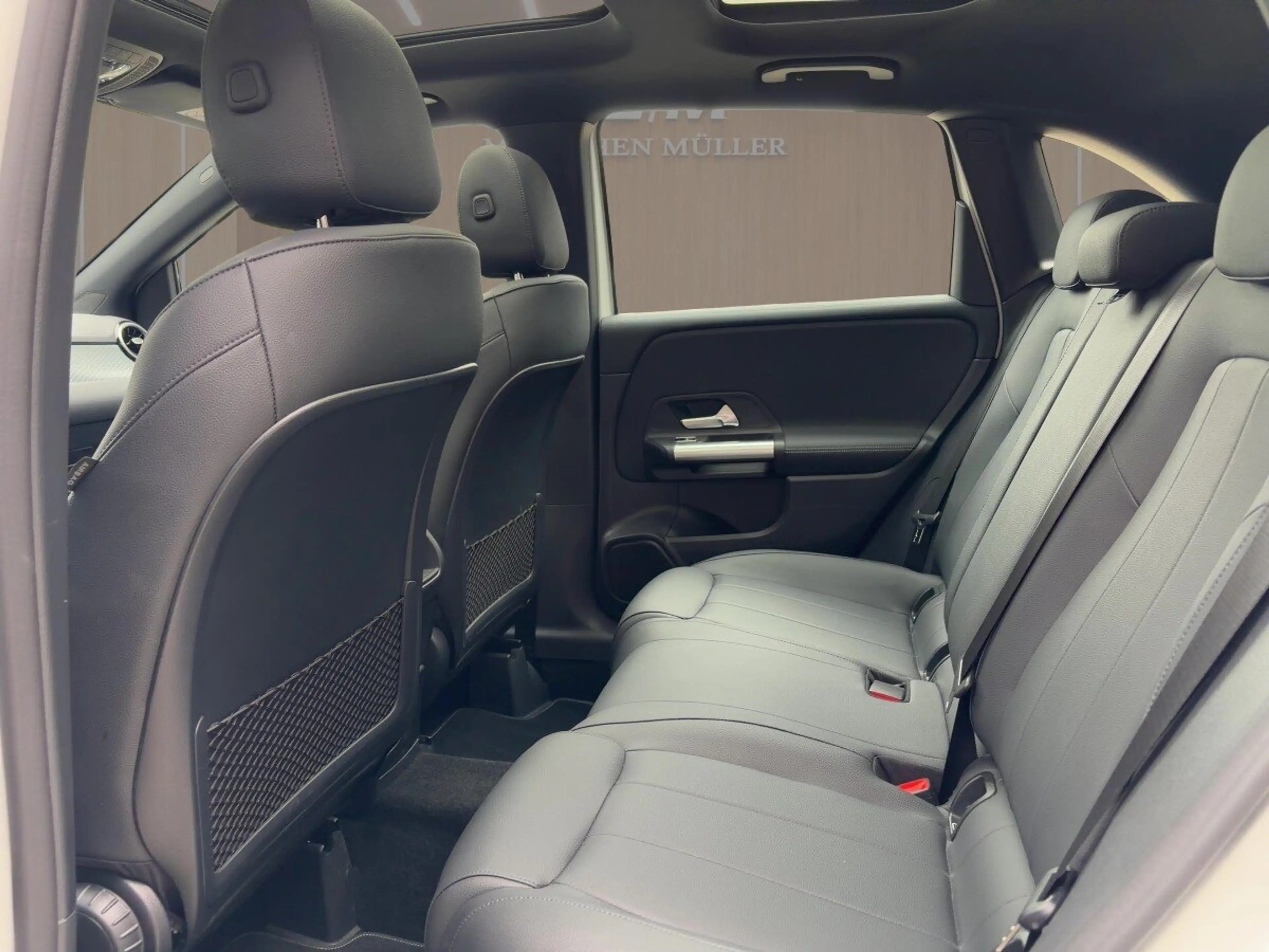 Mercedes-Benz B 220 B 220d PANO+SITZ.HEIZ.+CARPLAY+LED+R.KAMERA+MBUX+ — photo 7