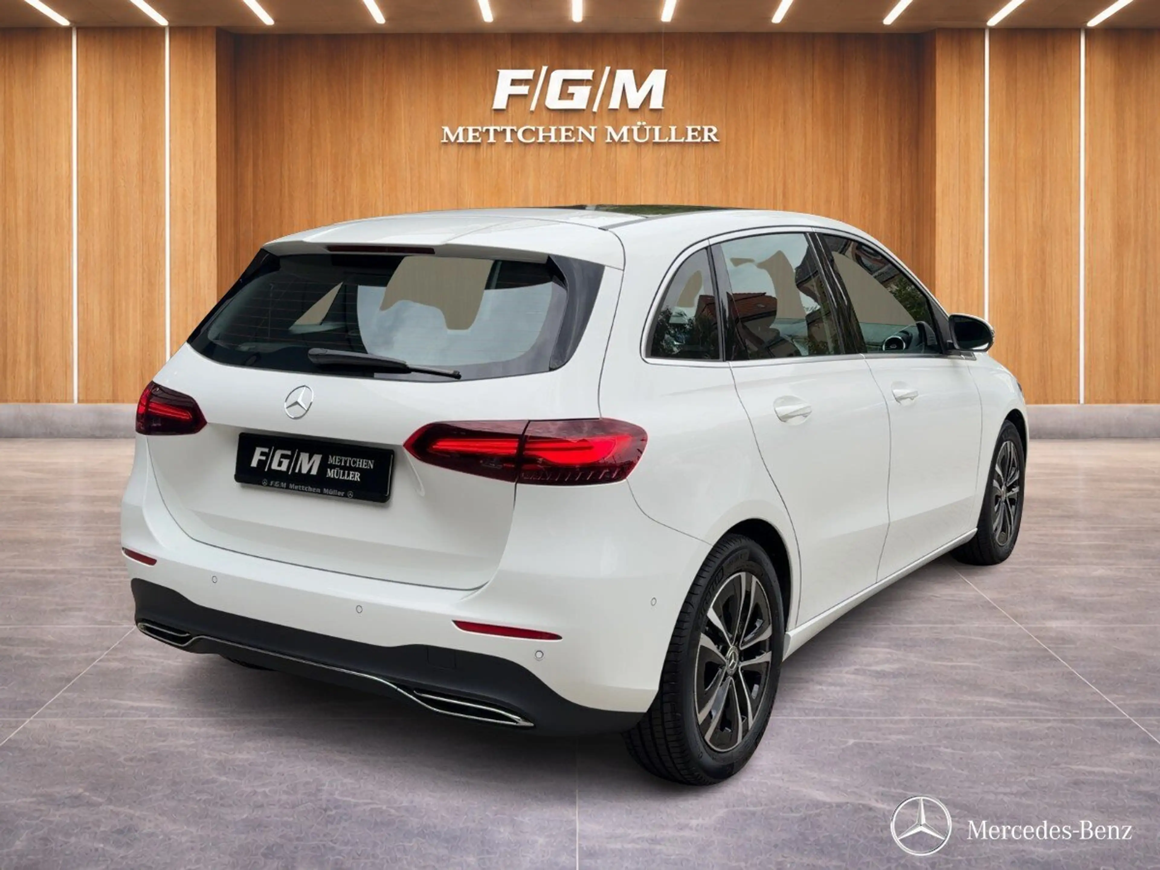 Mercedes-Benz B 220 B 220d PANO+SITZ.HEIZ.+CARPLAY+LED+R.KAMERA+MBUX+ — photo 3