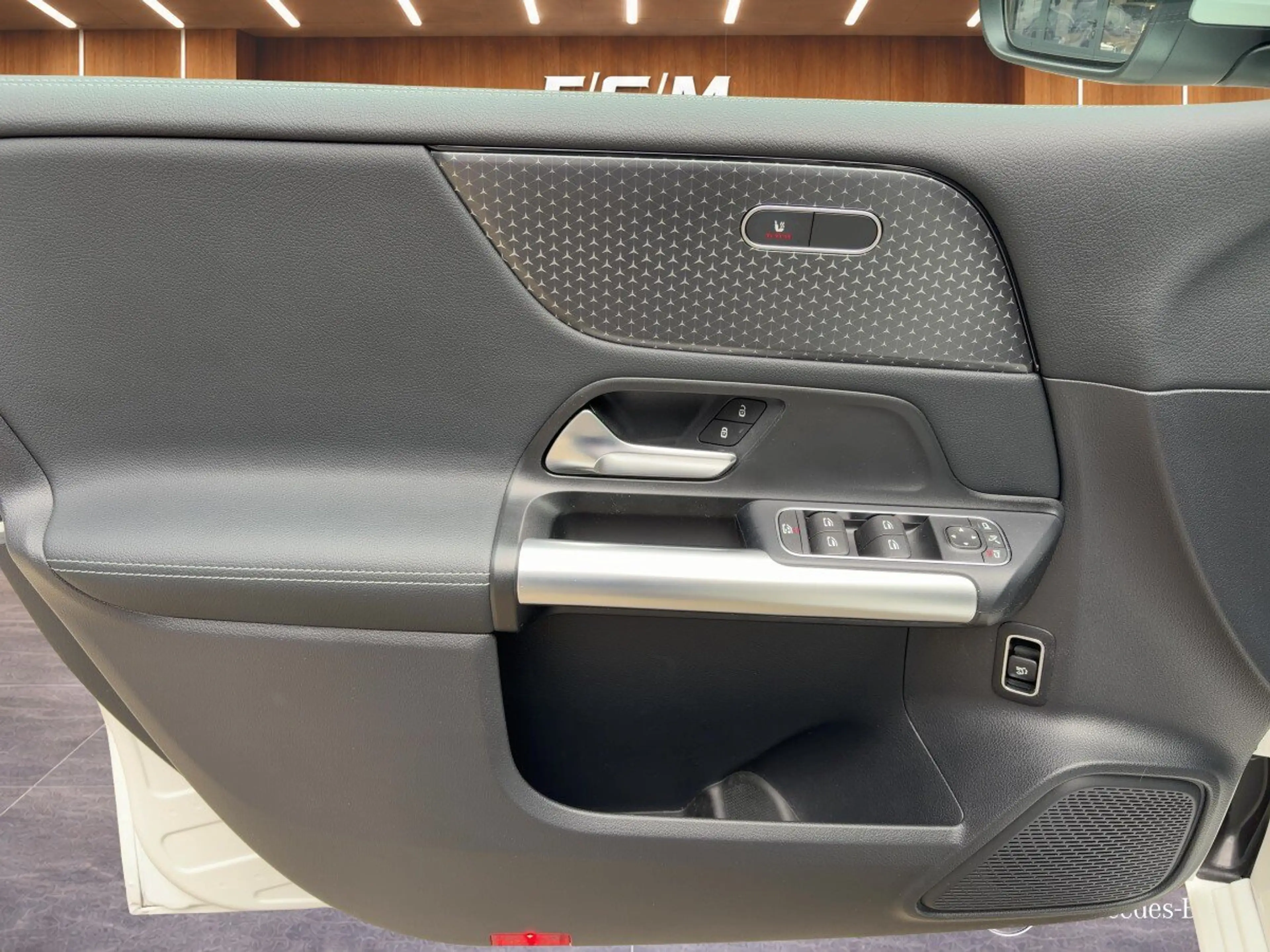 Mercedes-Benz B 220 B 220d PANO+SITZ.HEIZ.+CARPLAY+LED+R.KAMERA+MBUX+ — photo 14