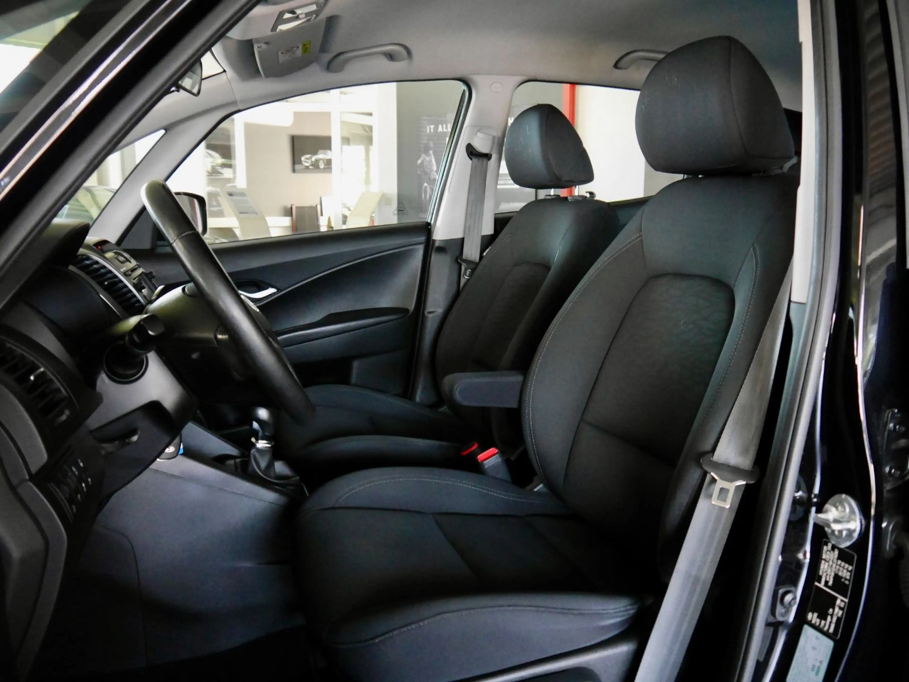 Hyundai iX20 1.6 Space Plus-Paket blue*Navi*R.Kamera* — photo 13