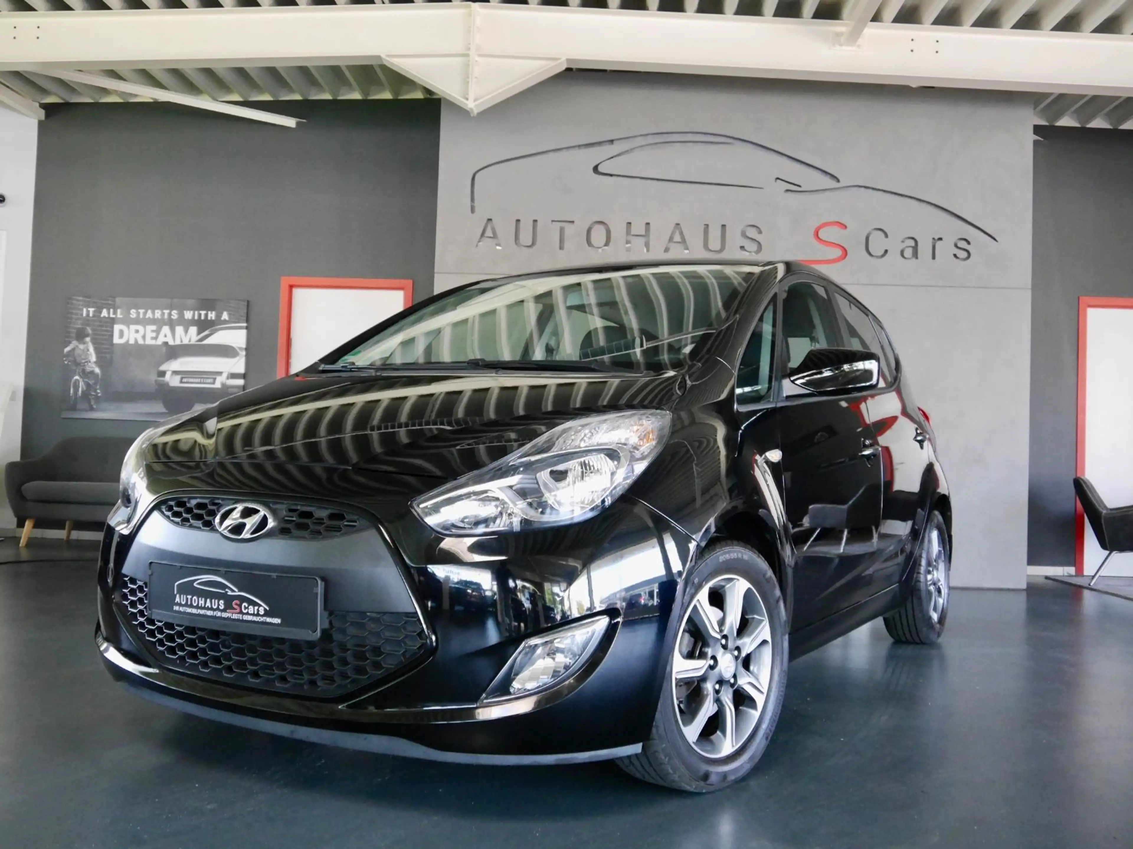 Hyundai iX20 1.6 Space Plus-Paket blue*Navi*R.Kamera* — photo 10