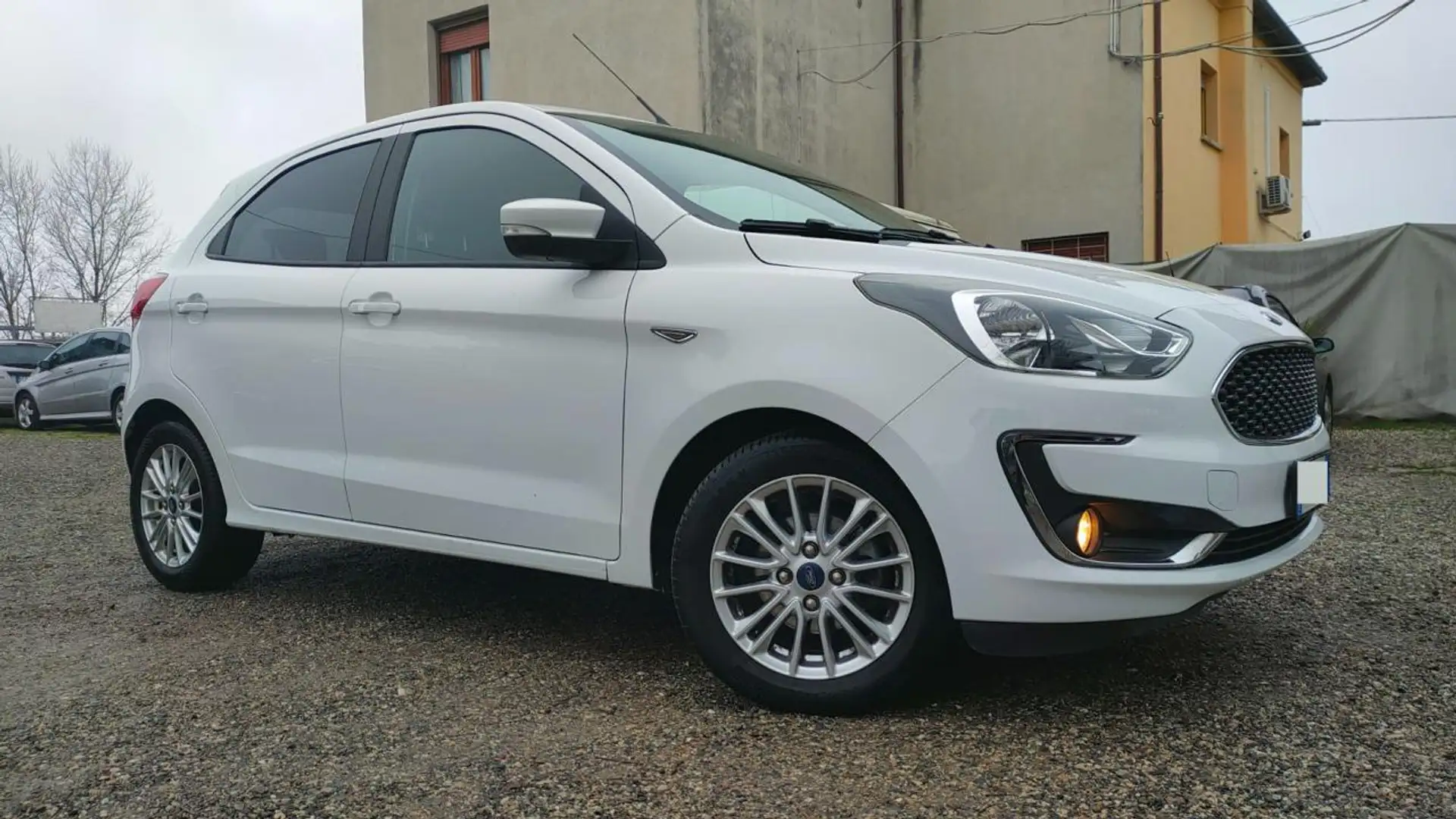 Ford Ka/Ka+ 1.2 85 CV Start&Stop Ultimate Blanc - 1