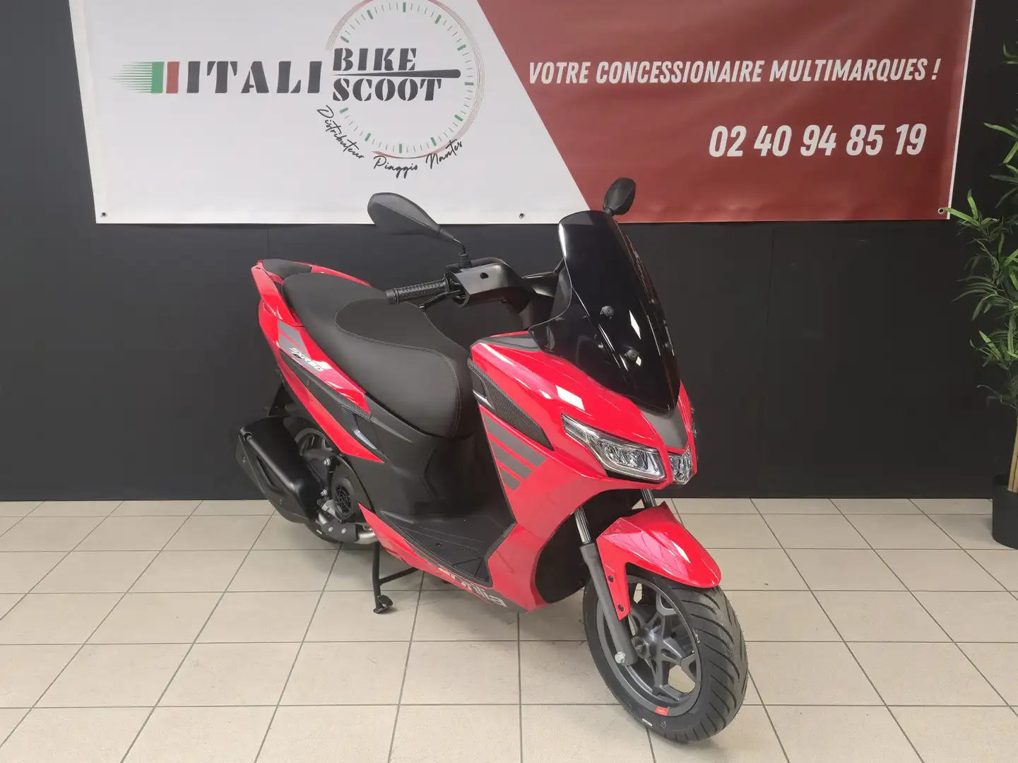 Aprilia SXR 50 Rojo - 2
