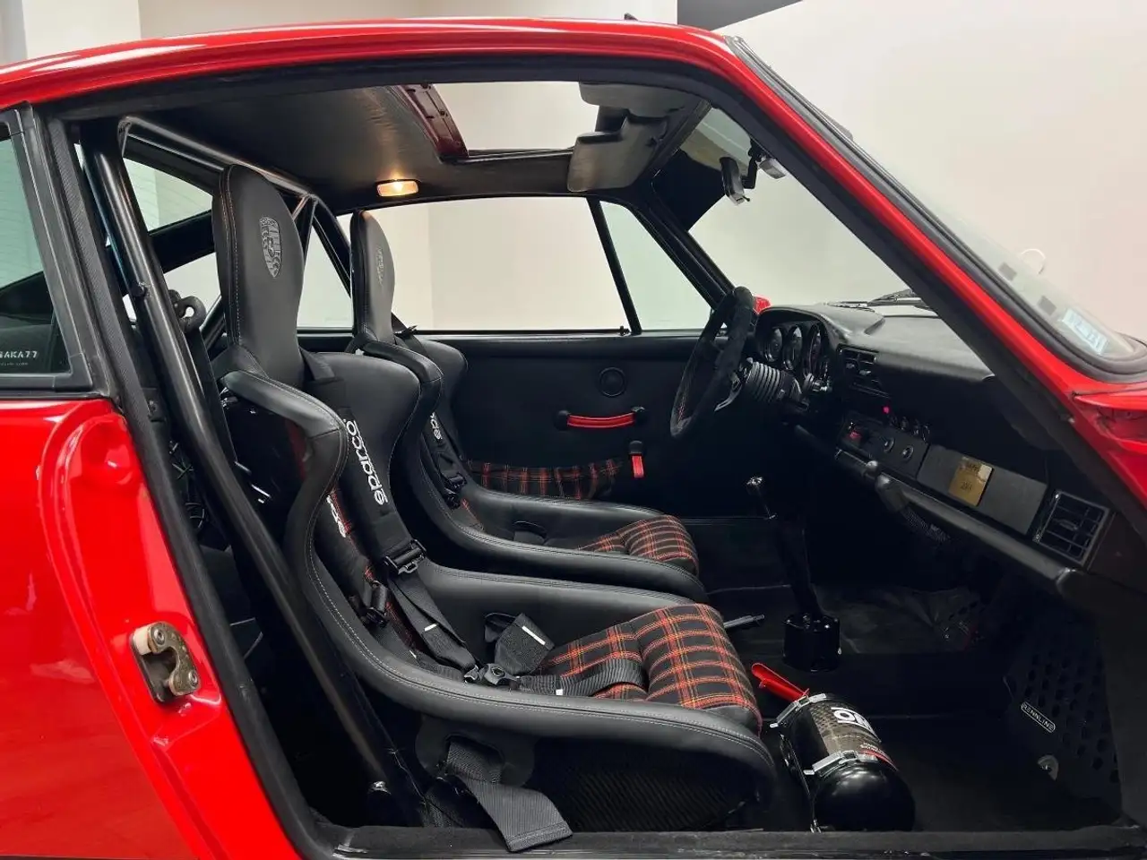 Porsche 911 Carrera 3.2 Coupé 245 ch BVM5 / Préparation unique / Suivi complet / Toit ouvrant, foto 9