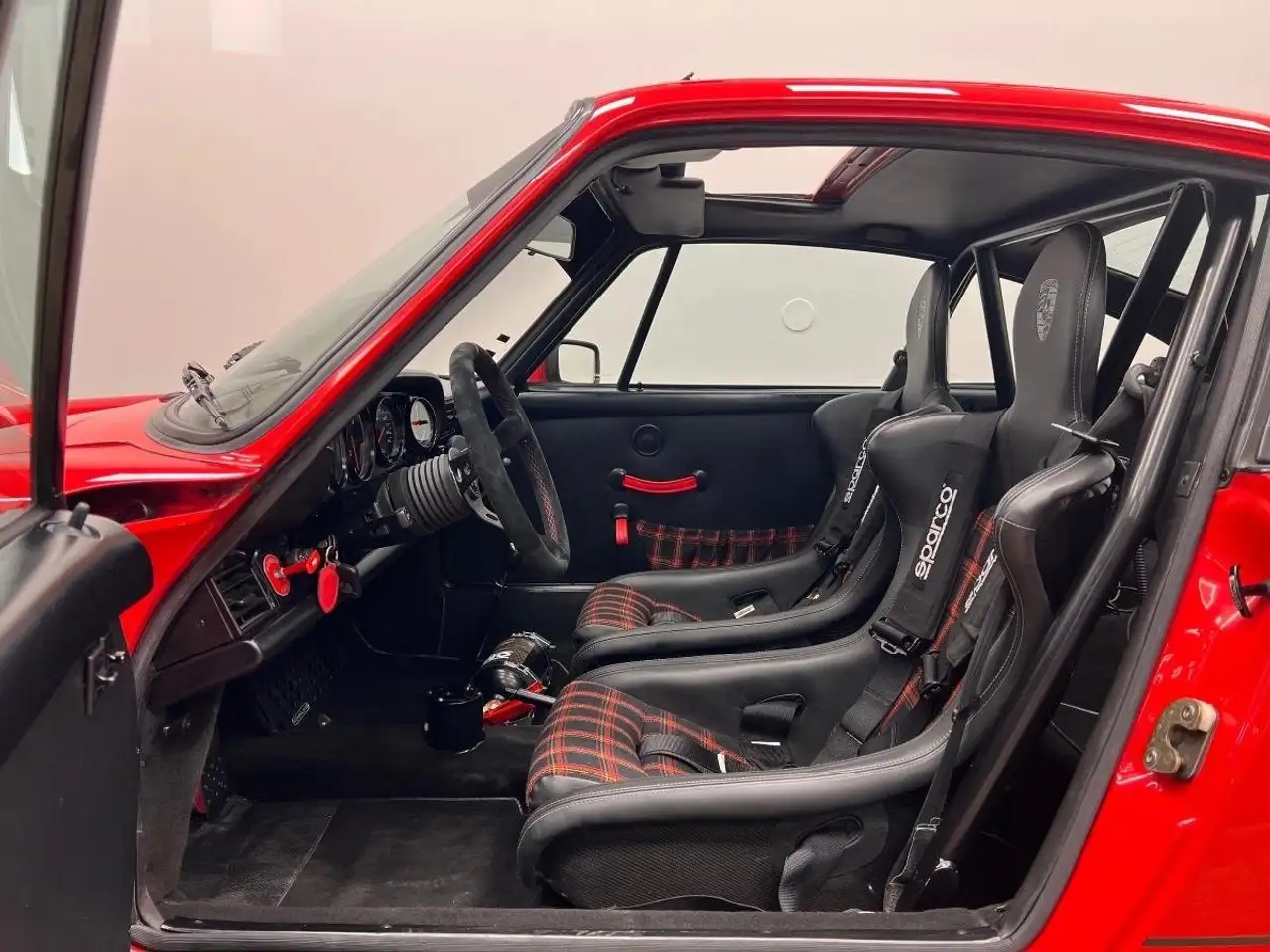 Porsche 911 Carrera 3.2 Coupé 245 ch BVM5 / Préparation unique / Suivi complet / Toit ouvrant, foto 6