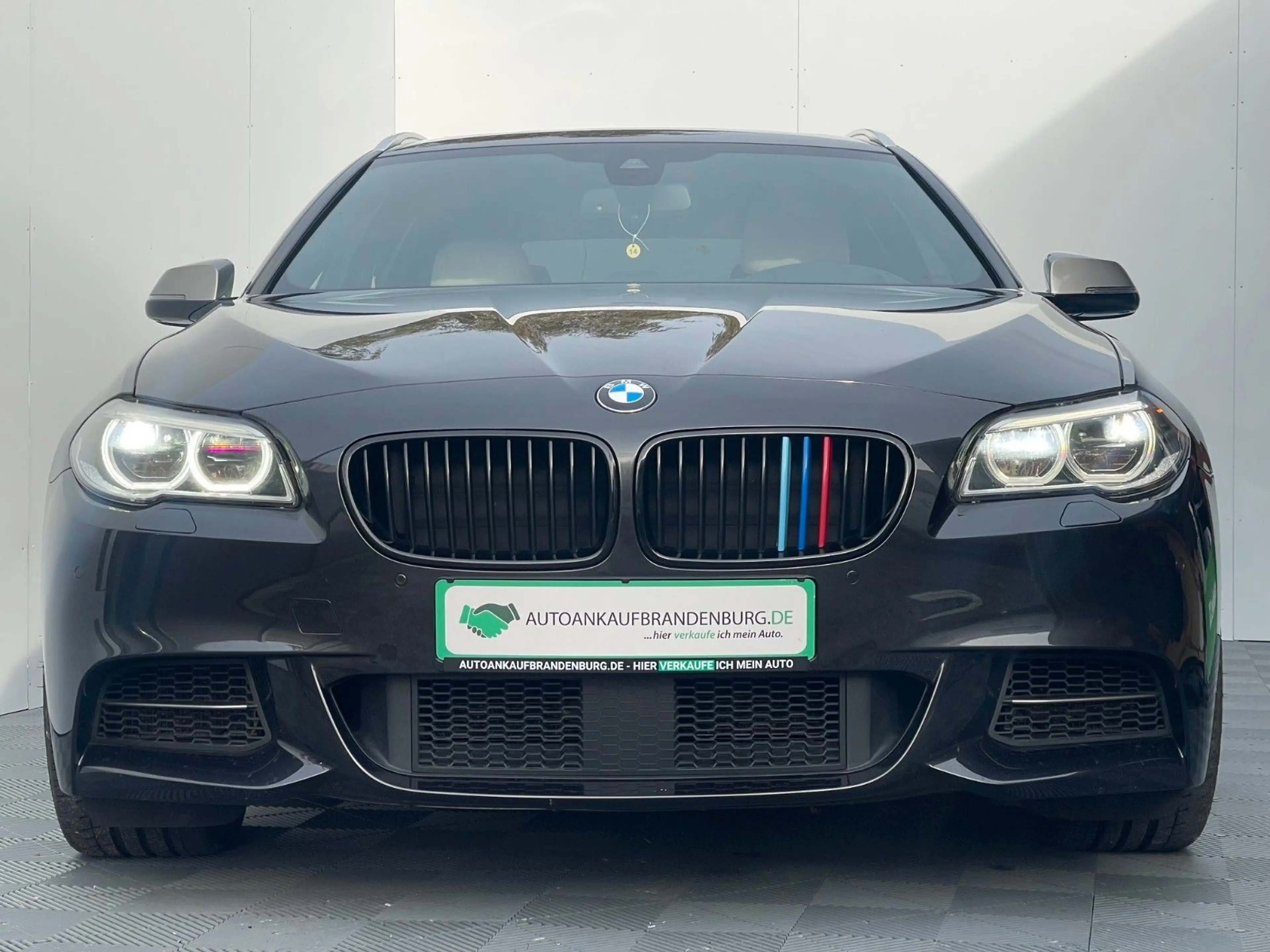 BMW 550 5 Touring M550 d xDrive — photo 10