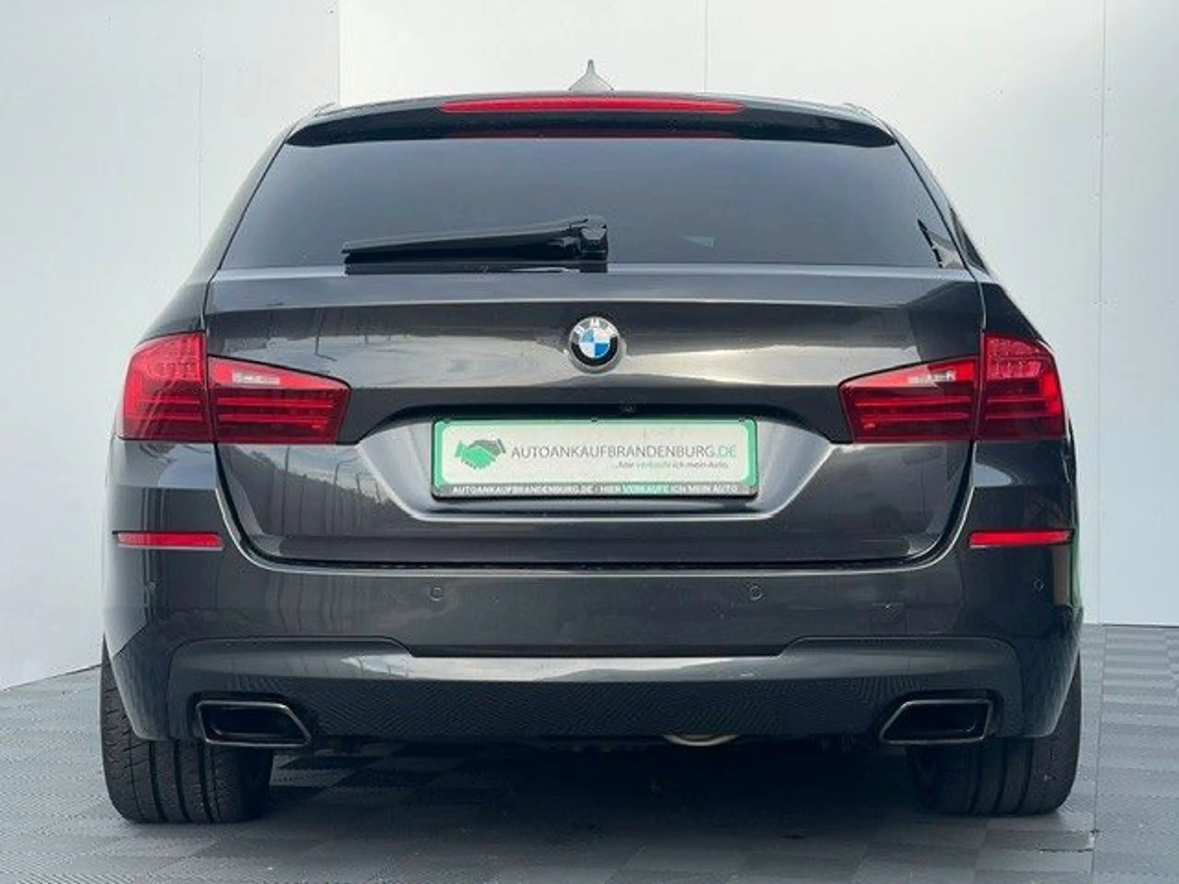 BMW 550 5 Touring M550 d xDrive — photo 12