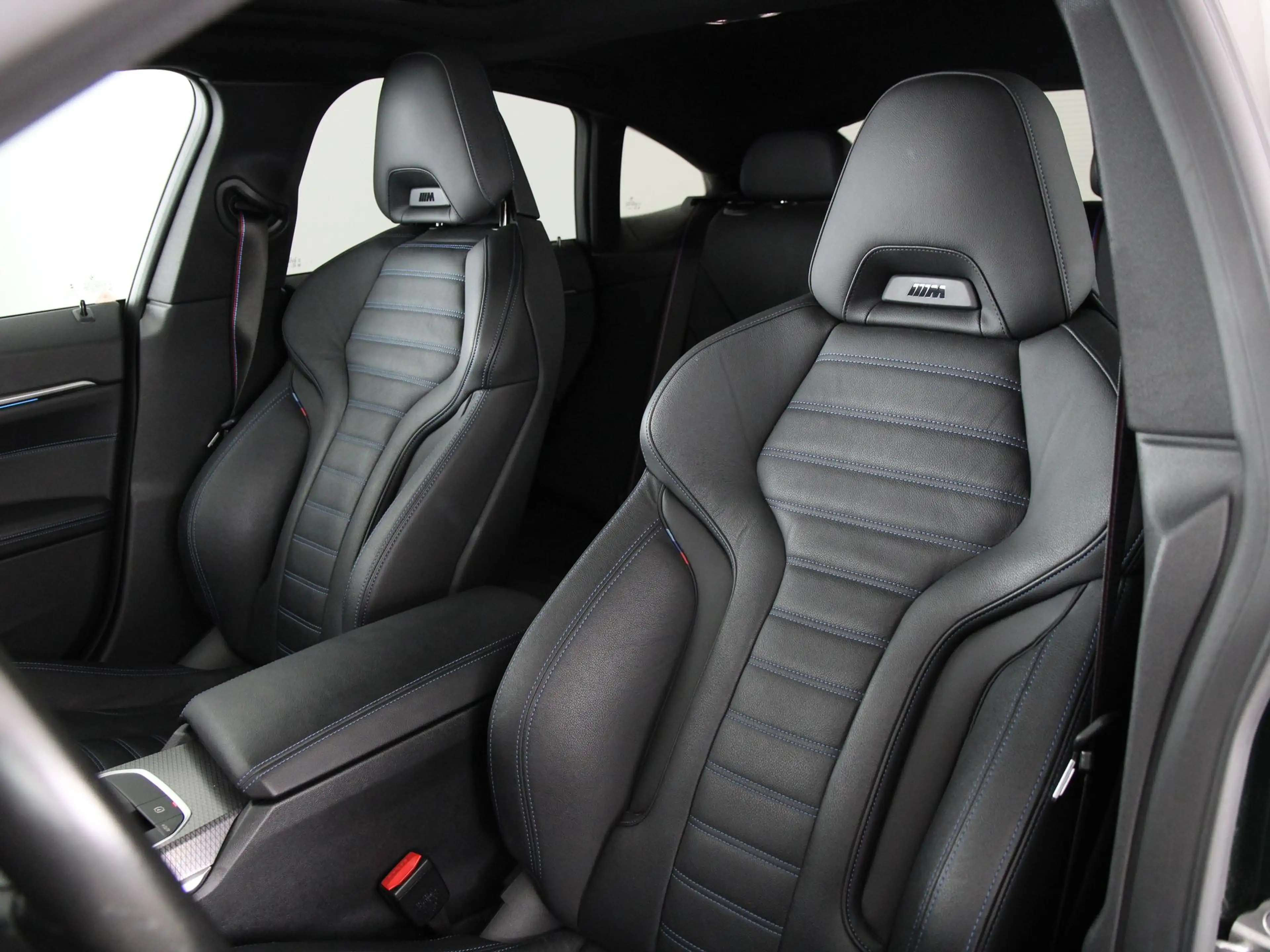 BMW i4 eDrive40 M-Sport Plus — photo 5