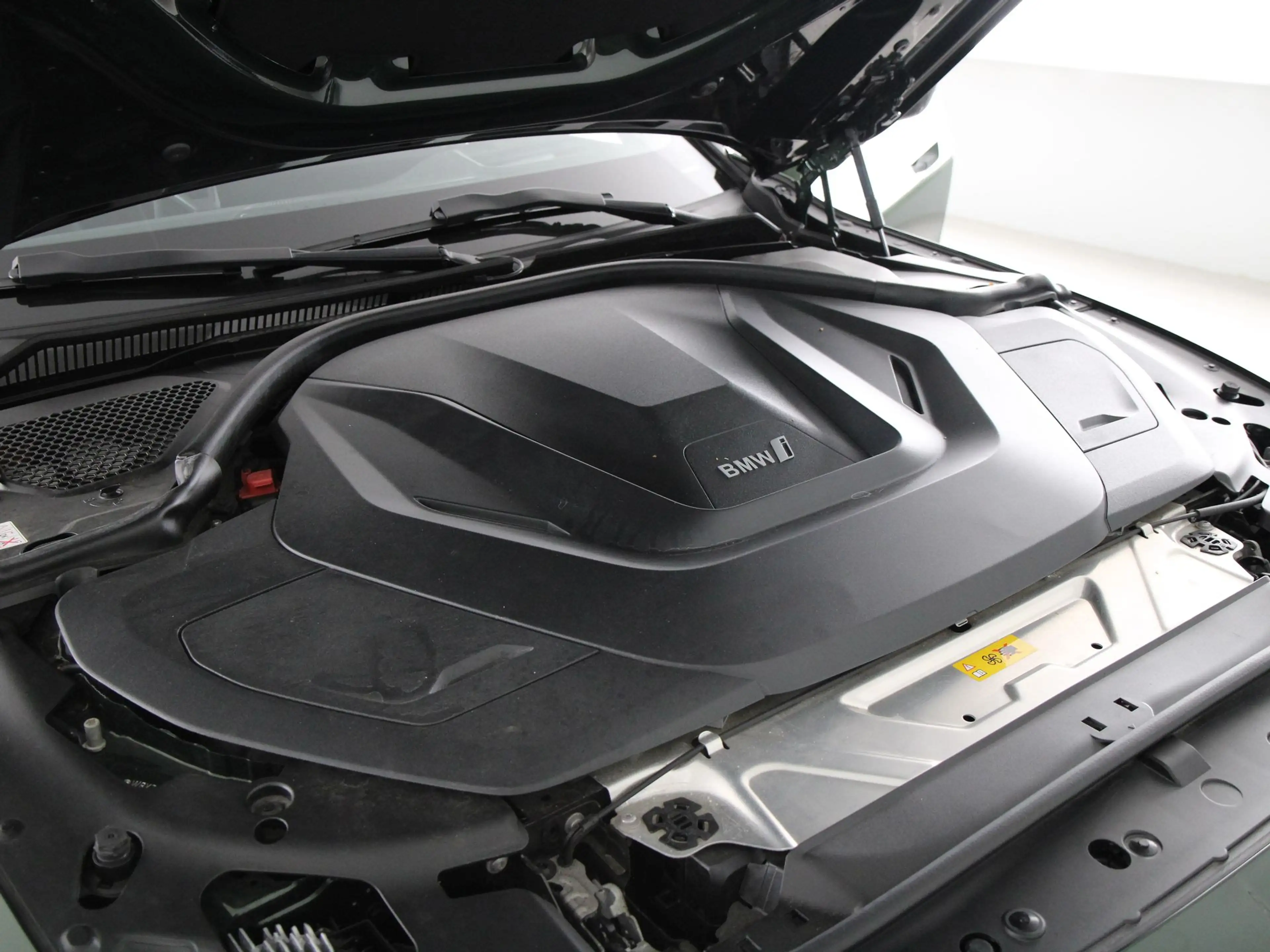 BMW i4 eDrive40 M-Sport Plus — photo 4