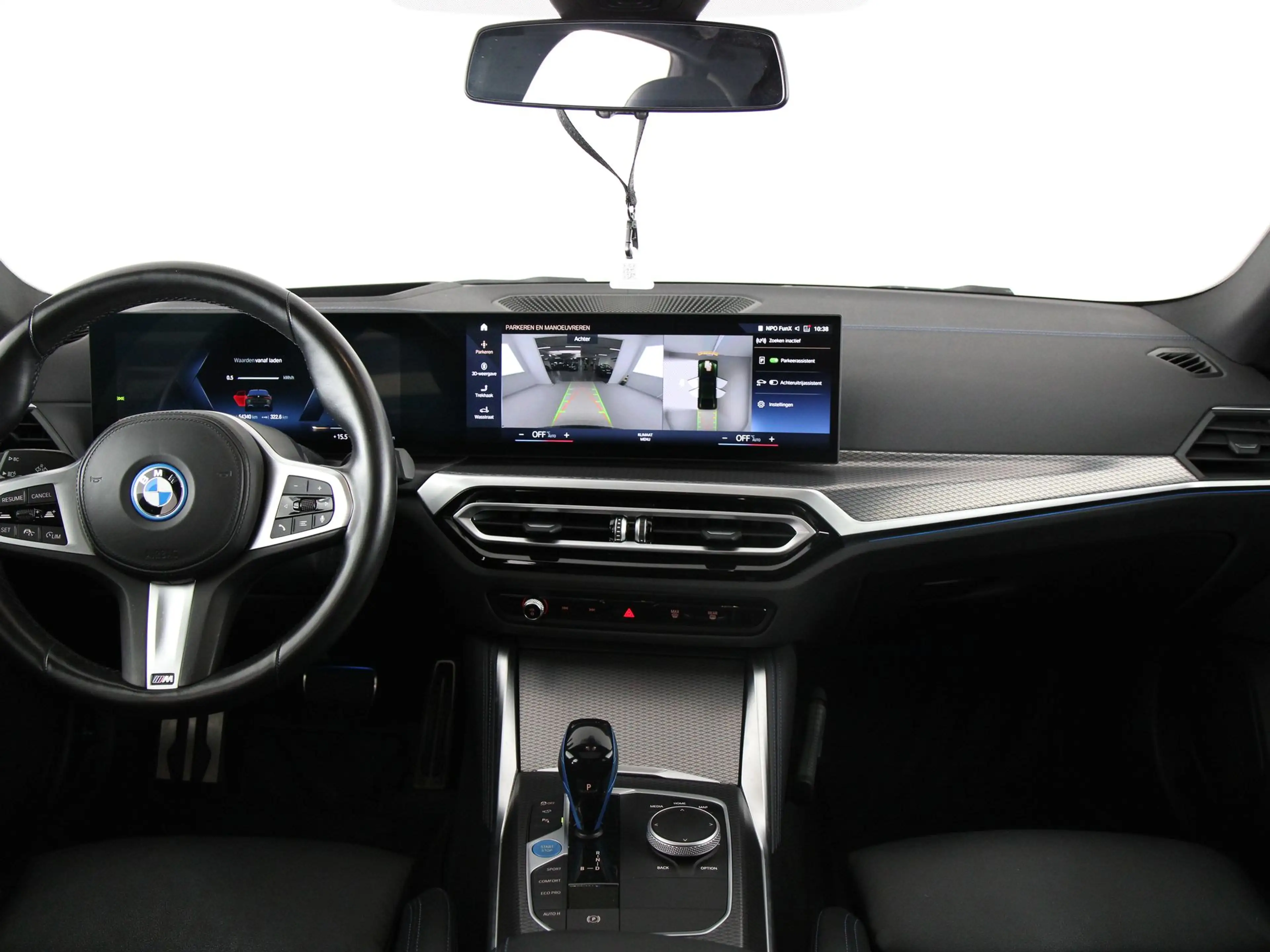 BMW i4 eDrive40 M-Sport Plus — photo 14