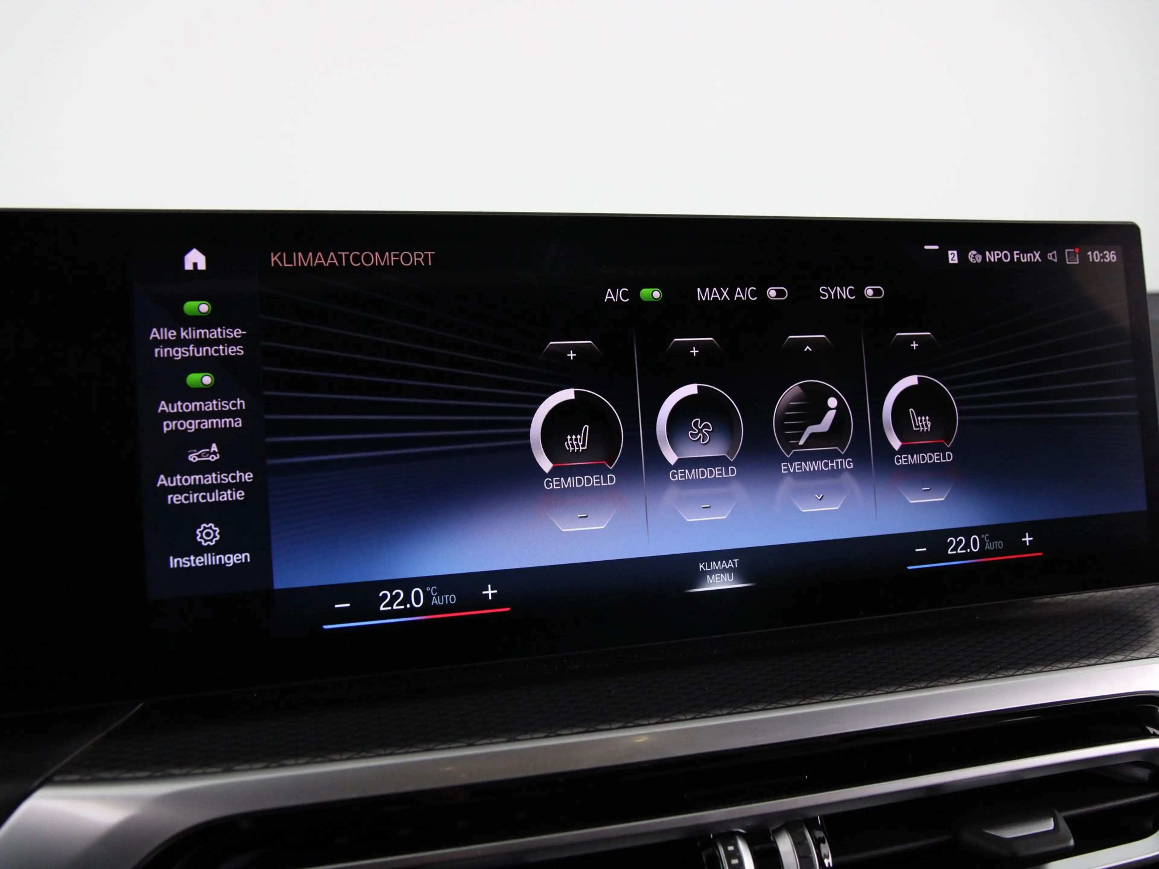 BMW i4 eDrive40 M-Sport Plus — photo 15