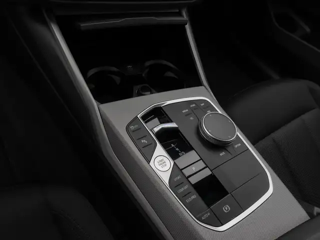 BMW 3 Series view 23