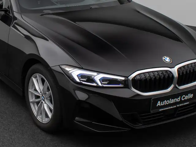 BMW 3 Series view 18