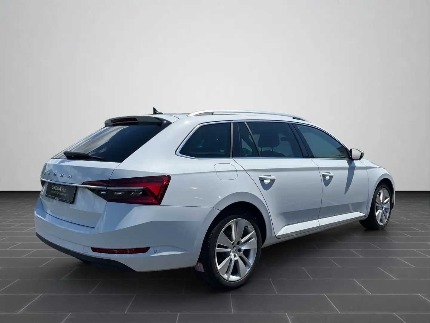 Skoda Superb Combi Style 2.0 TDI DSG NAVI AHK Carplay Weiß - 2