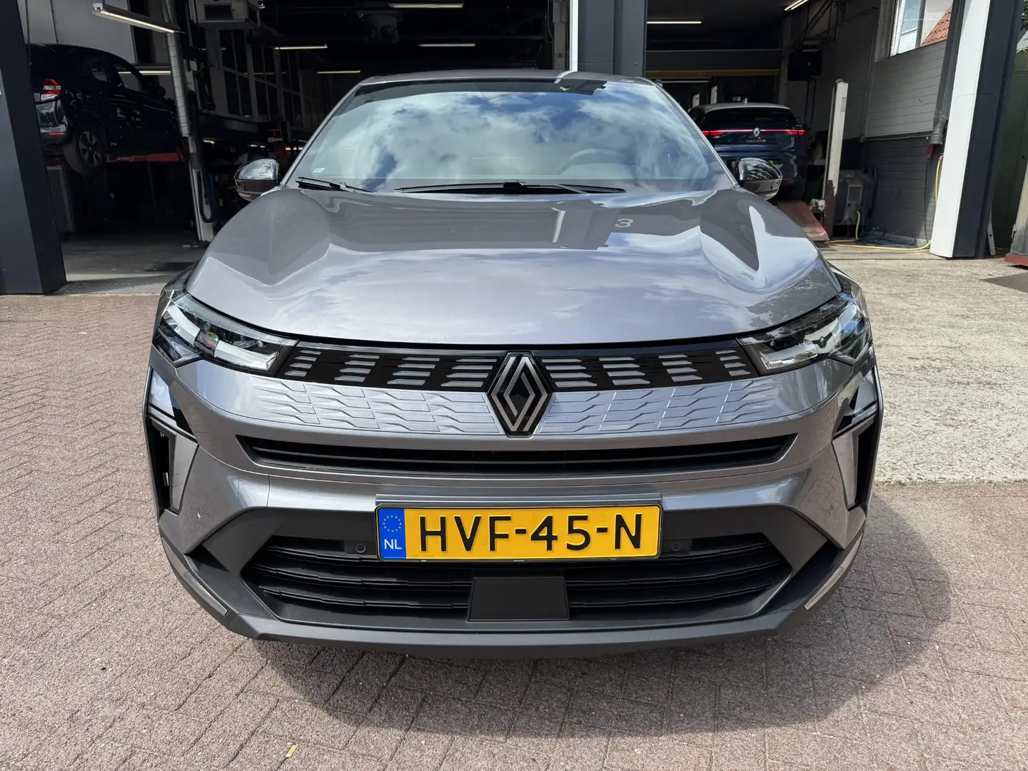 Renault Symbioz 1.8 E-Tech full hybrid 160 techno Grijs - 2