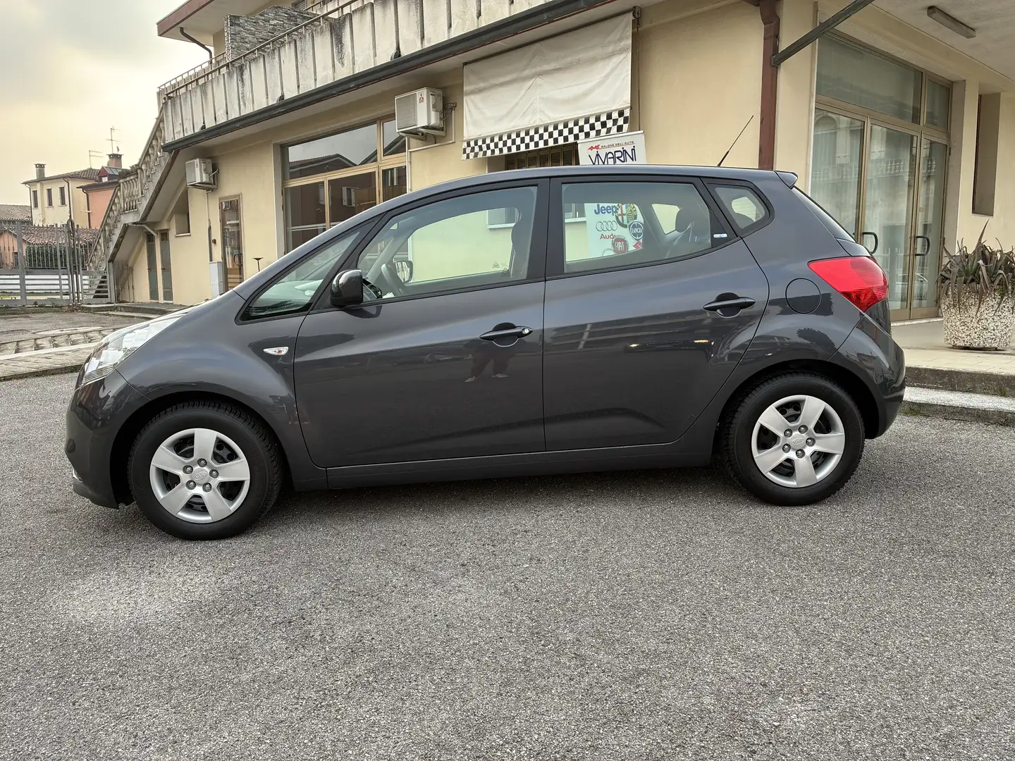 Kia Venga Venga 1.4 Active eco Gpl E6 Grau - 2