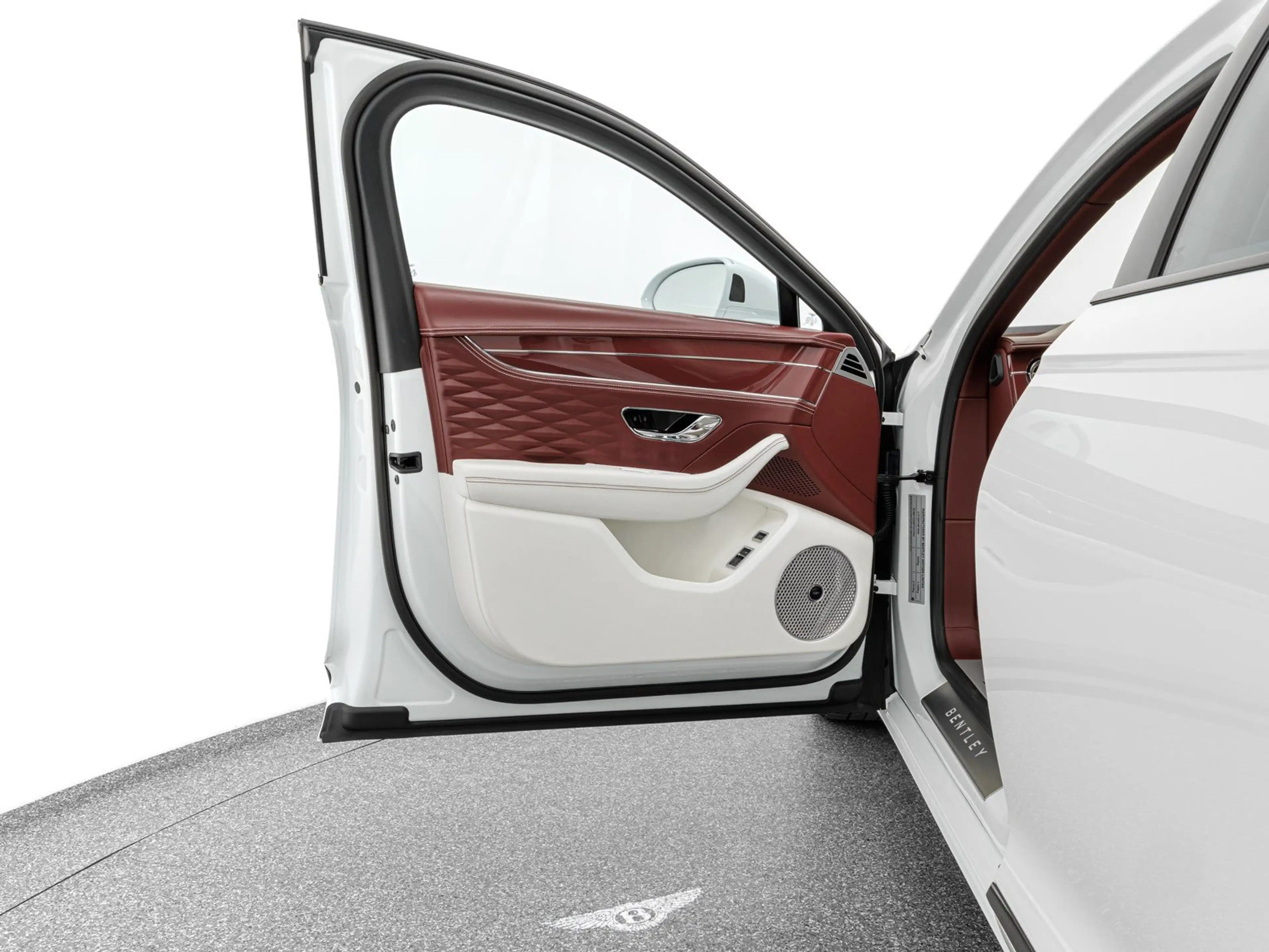 Bentley Flying Spur Speed / Naim for Bentley Soundsystem — photo 8