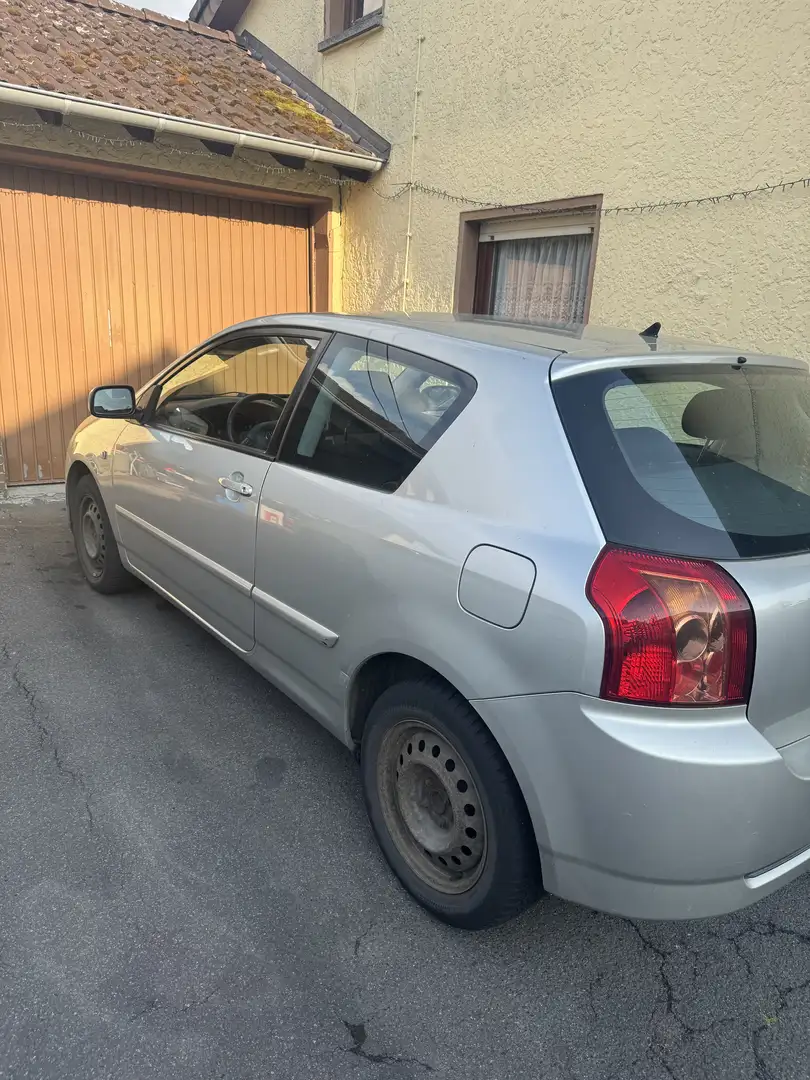 Toyota Corolla 1.4 D-4D Sol / Compact Šedá - 2