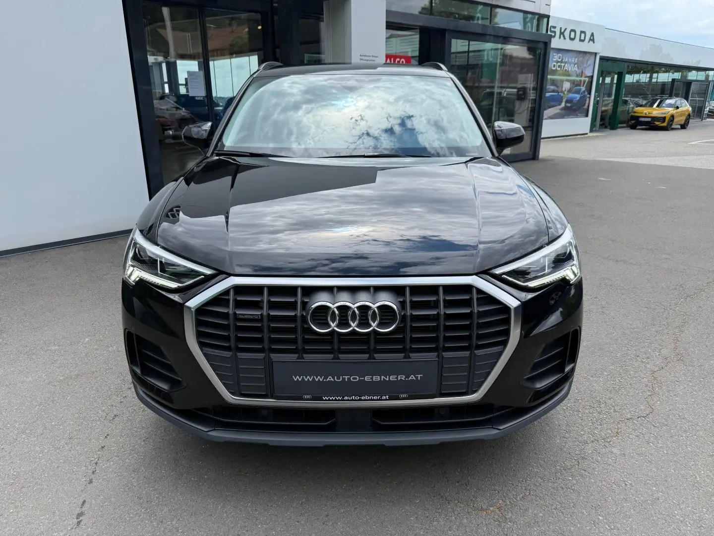 Audi Q3 35 TDI quattro intense Schwarz - 2