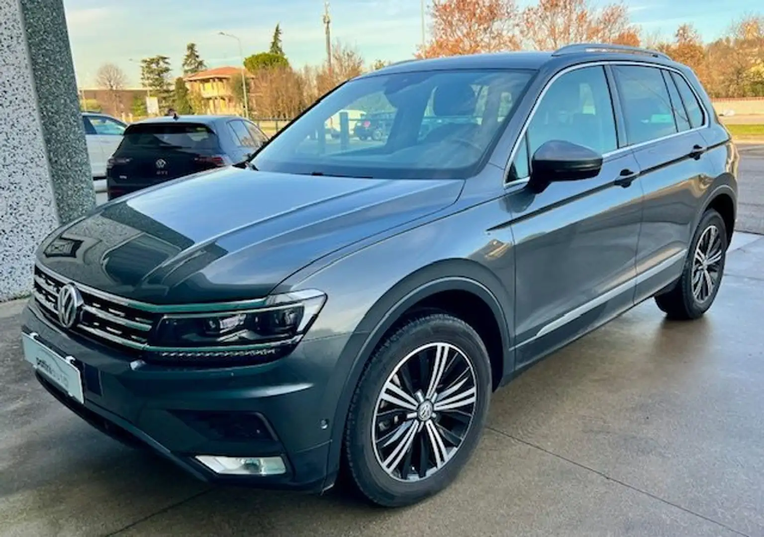 Volkswagen Tiguan 2.0 tdi Executive 4motion 190cv dsg Grigio - 1