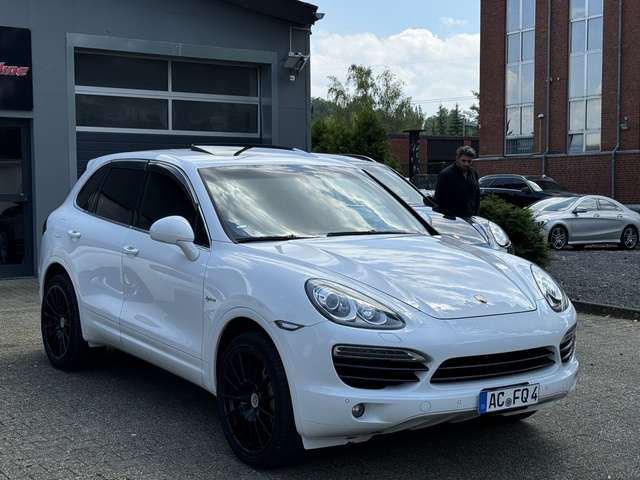 Imagine Porsche Cayenne S Hybrid Tiptronic