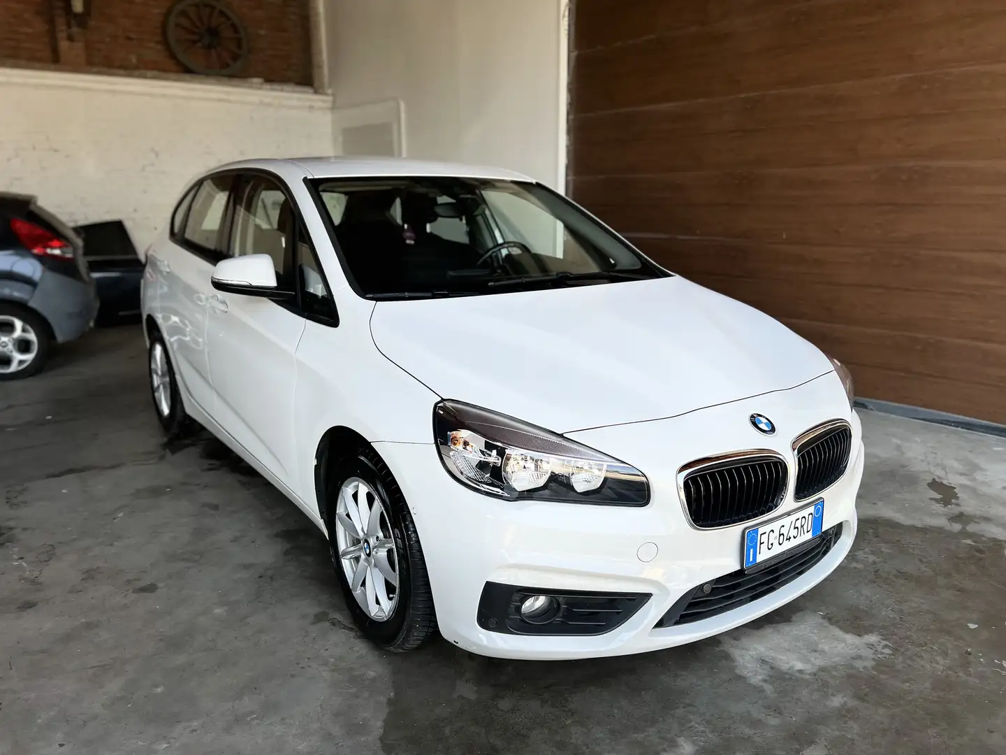 BMW 216 216d Active Tourer Luxury - 1