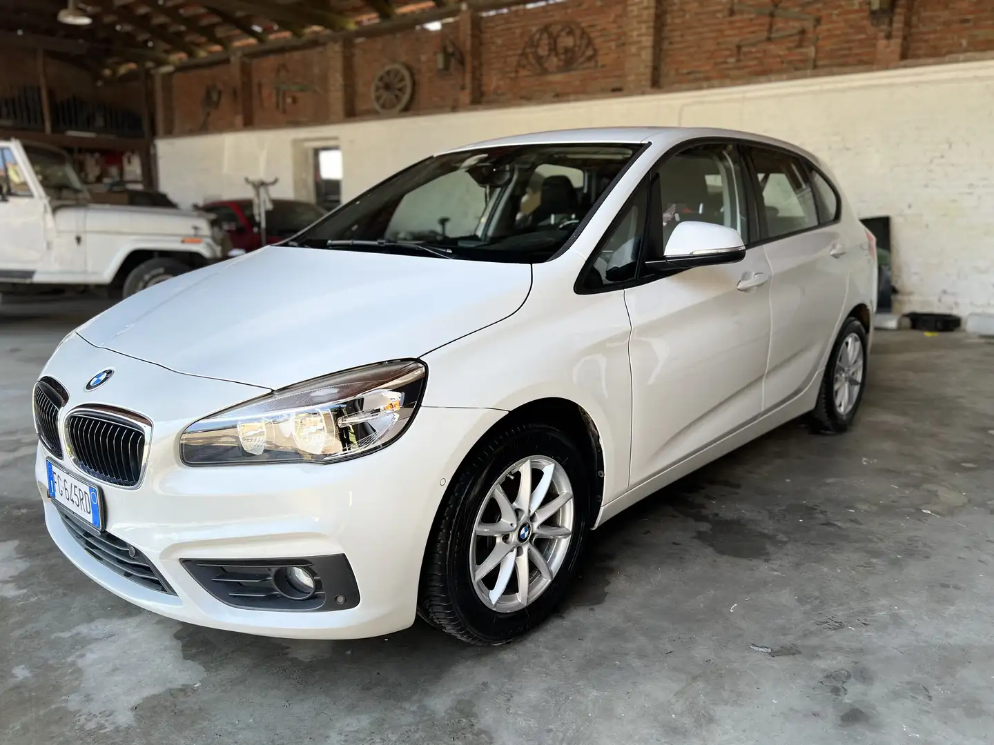 BMW 216 216d Active Tourer Luxury - 2