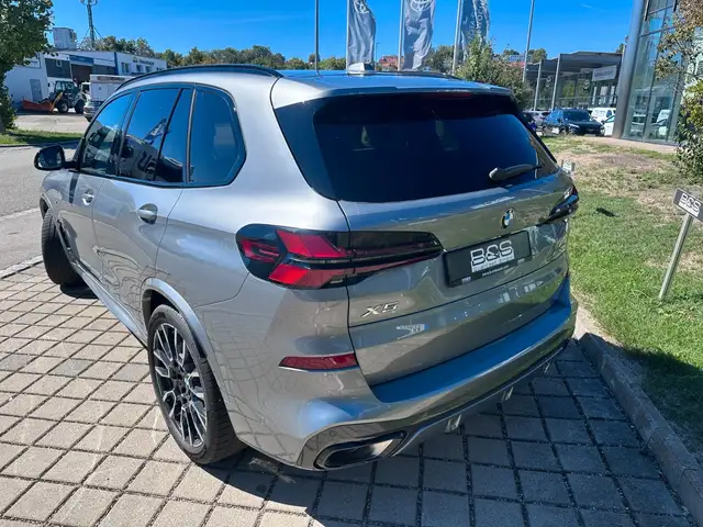 BMW X5 view 6