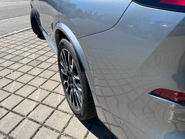 BMW X5 view 5