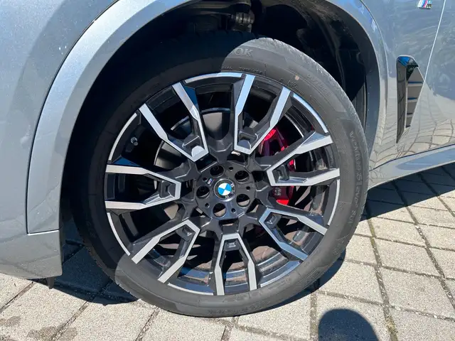 BMW X5 view 3