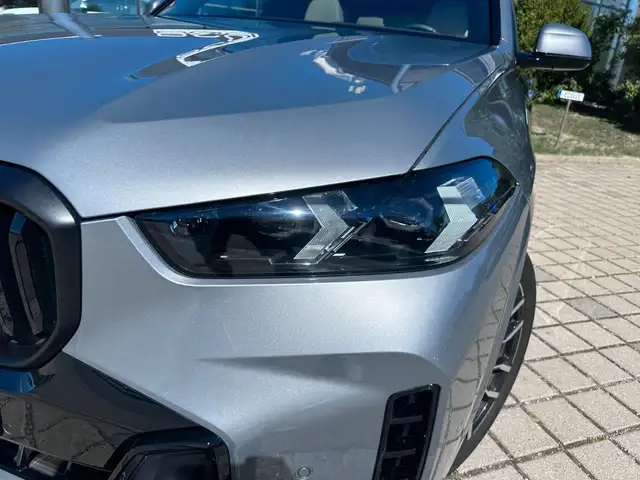BMW X5 view 10