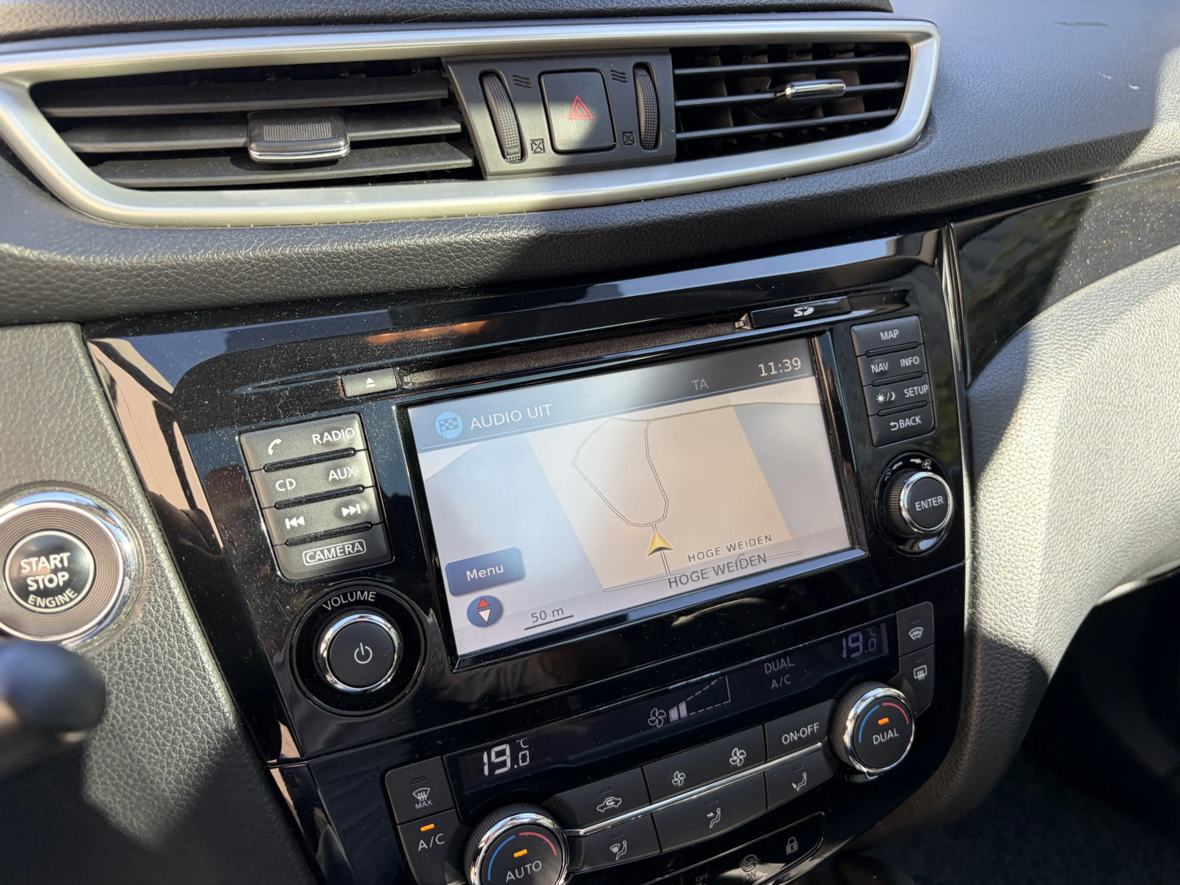 Nissan Qashqai 1.2 Tekna / AUTOMAAT / LEER / NAVI / CRUISE / PANO — photo 9