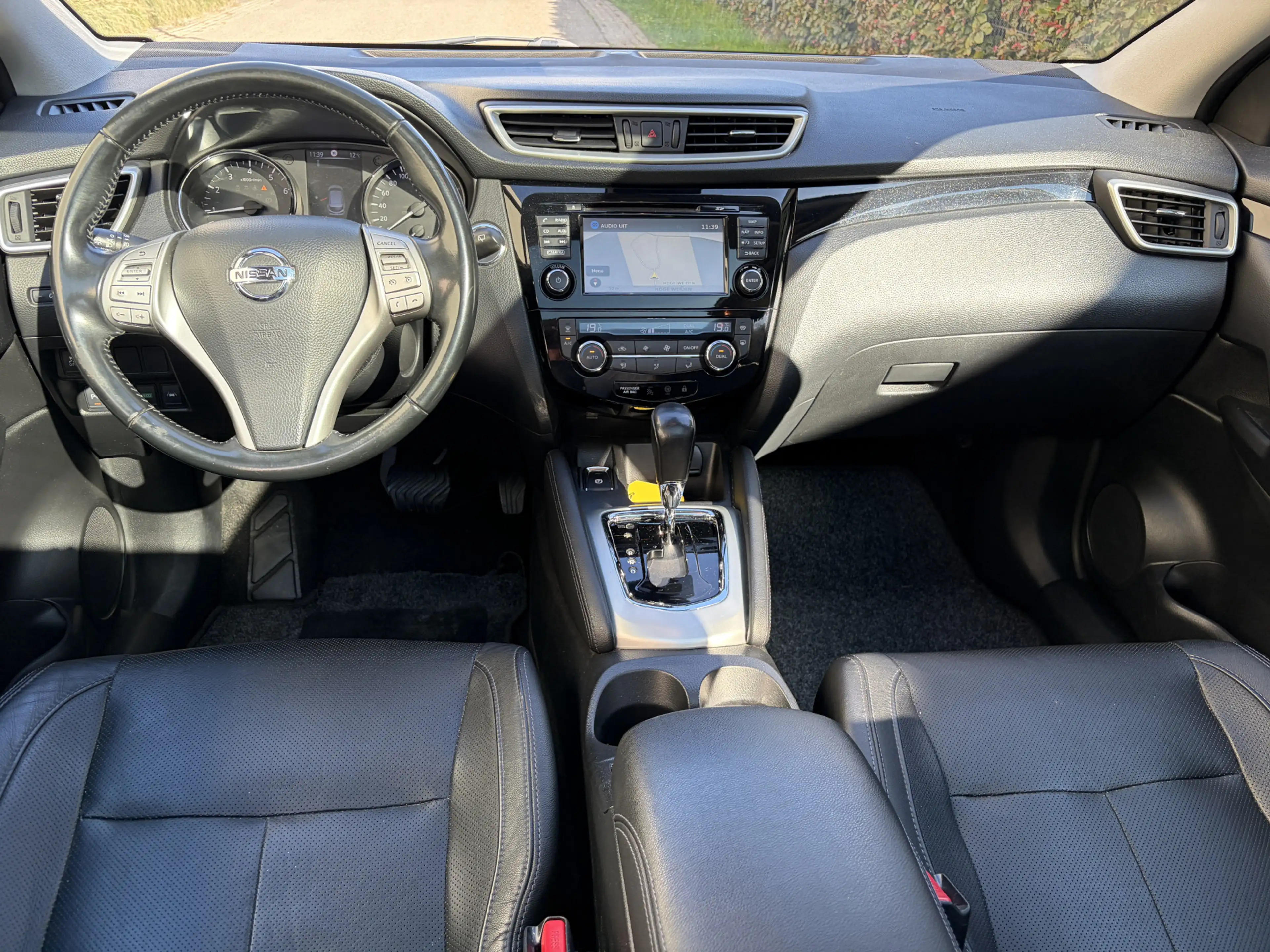 Nissan Qashqai 1.2 Tekna / AUTOMAAT / LEER / NAVI / CRUISE / PANO — photo 3