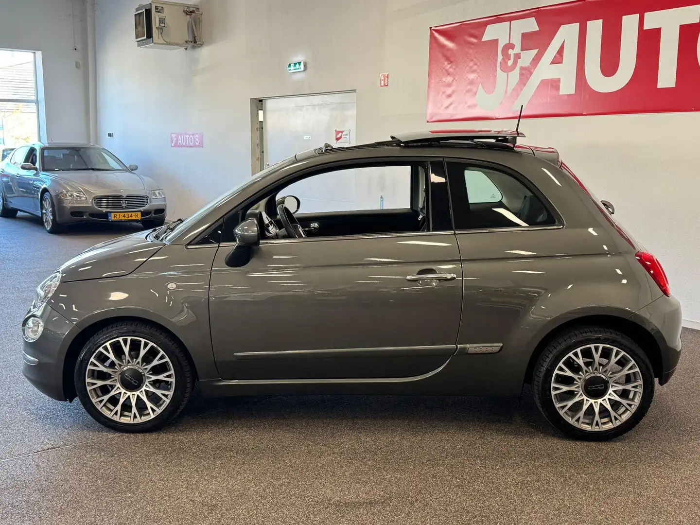 Fiat 500 0.9 TwinAir Turbo Collezione NAVIGATIE, ECC AIRCO, Gris - 2