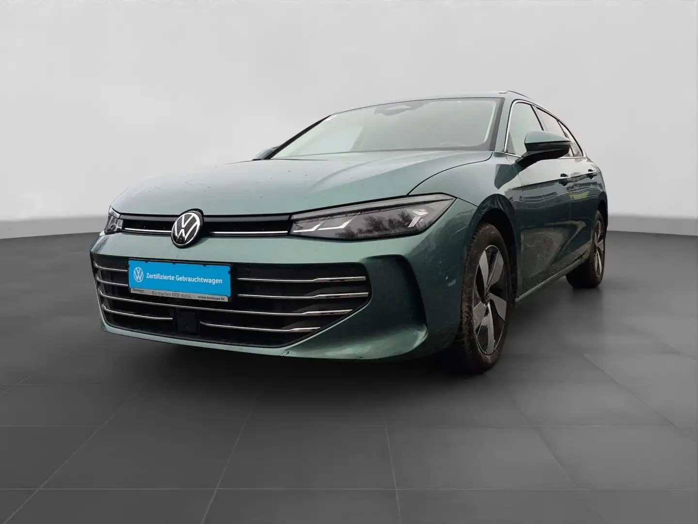 Volkswagen Passat Variant 1.5 eTSI BUSINESS PANO KLIMASITZE Grün - 2