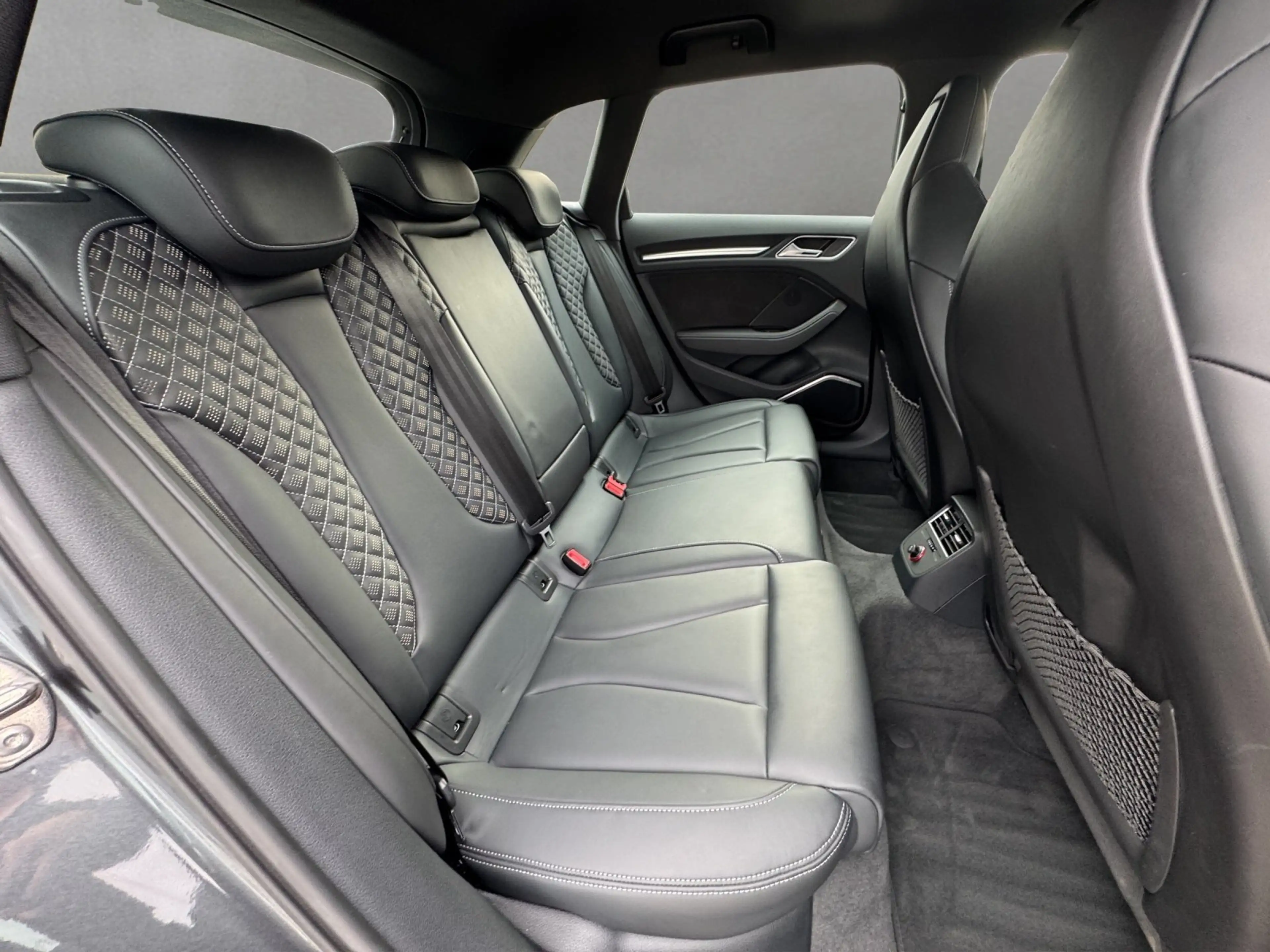 Audi RS3 RS 3 Sportback 2.5 TFSI quattro/PANO/B&O/280KM/H — photo 9