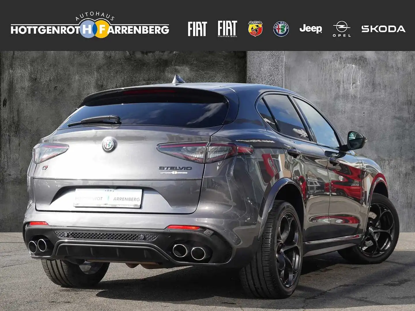 Alfa Romeo Stelvio Quadrifoglio Q4 Grau - 2