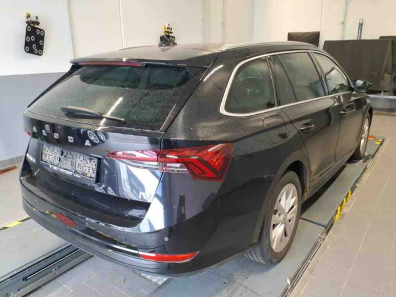 Skoda Octavia Combi 1.4TSI Hybrid LED+NAVI+SHZ+ACC+HUD — photo 3