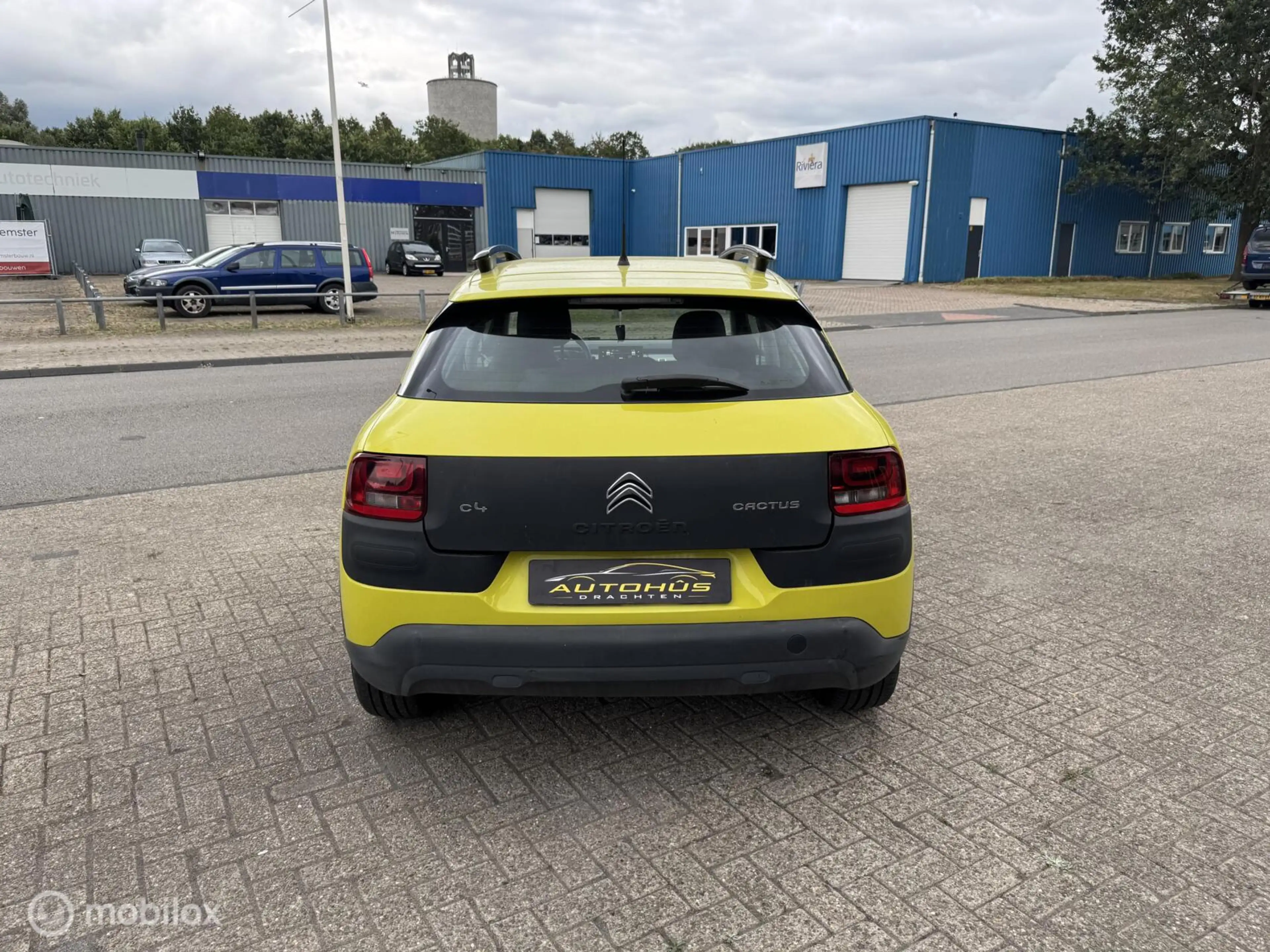 Citroen C4 Cactus 1.2 VTi Business navi 68311 km — photo 4