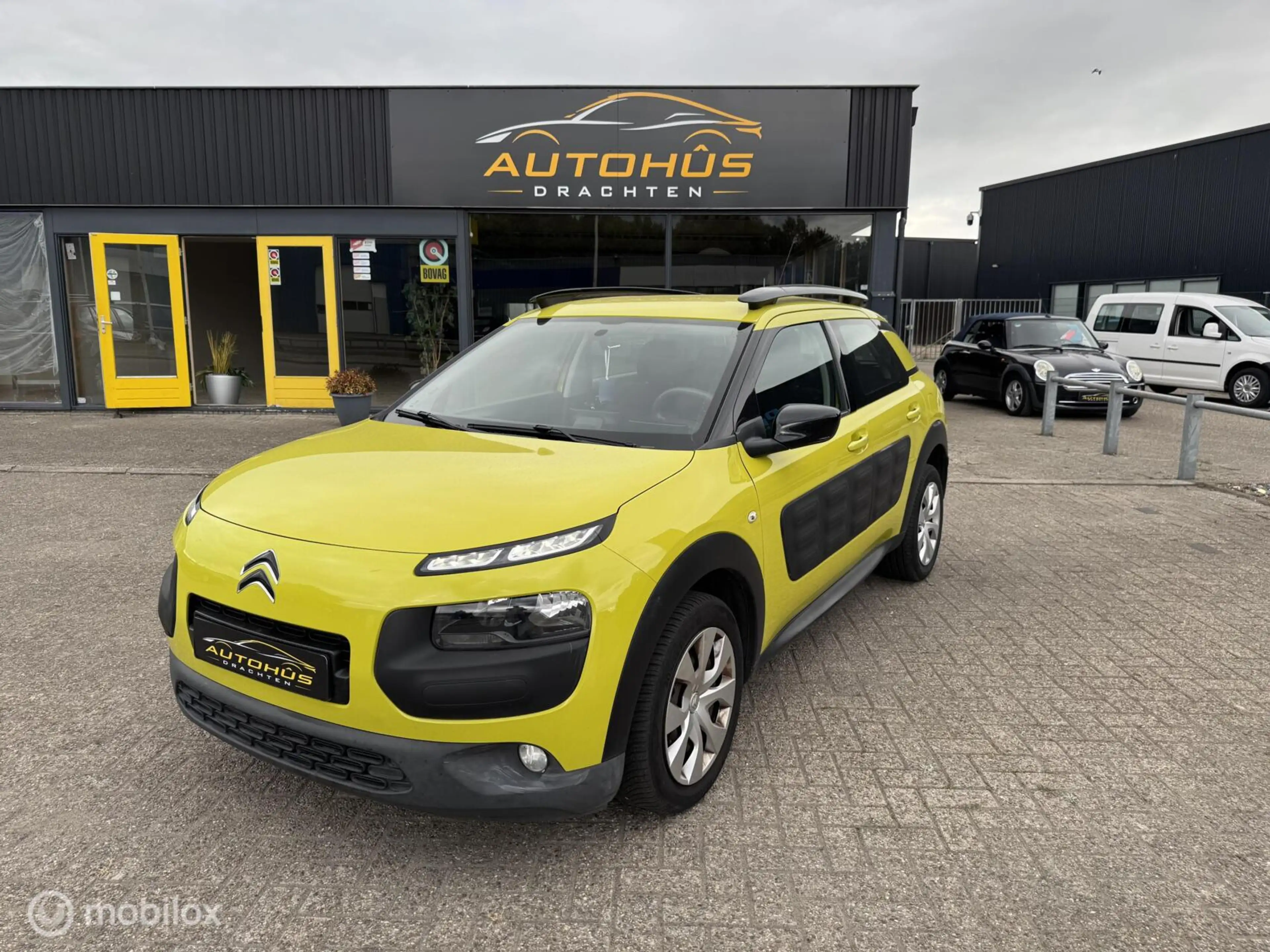 Citroen C4 Cactus 1.2 VTi Business navi 68311 km