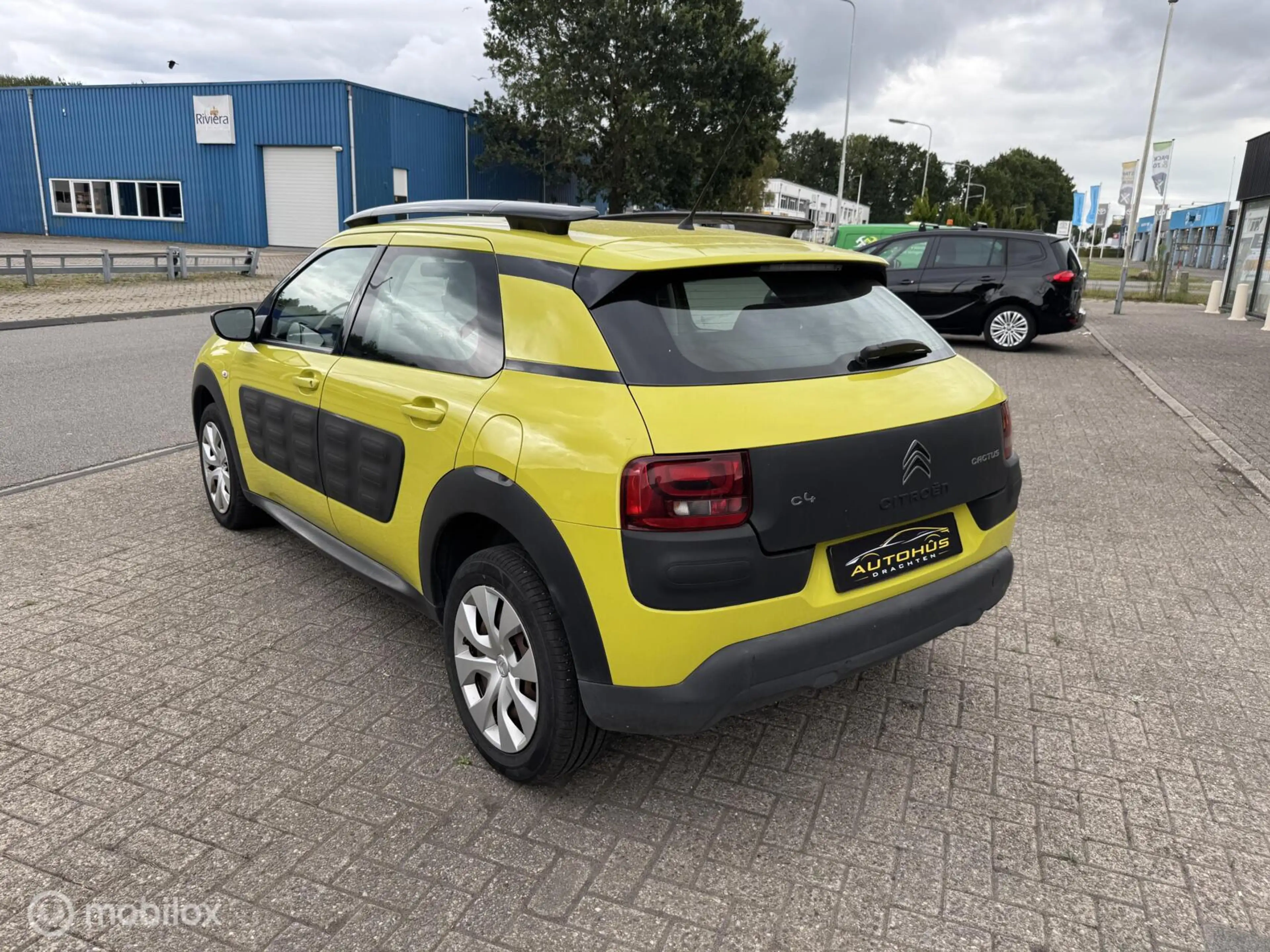 Citroen C4 Cactus 1.2 VTi Business navi 68311 km — photo 3