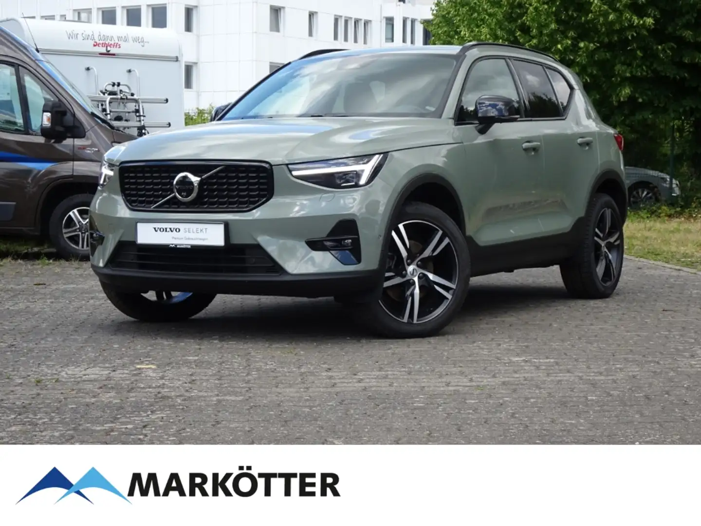 Volvo XC40 B4 Plus Dark PANO/MATRIX/FHZ/360/BLIS/ACC Grün - 1