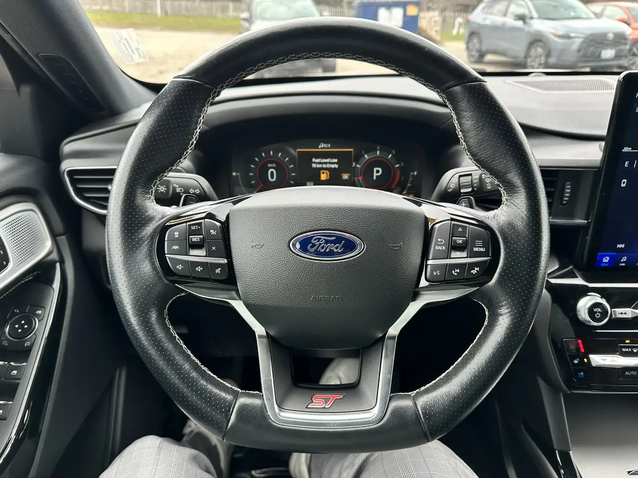 Ford Explorer снимка Ford Explorer