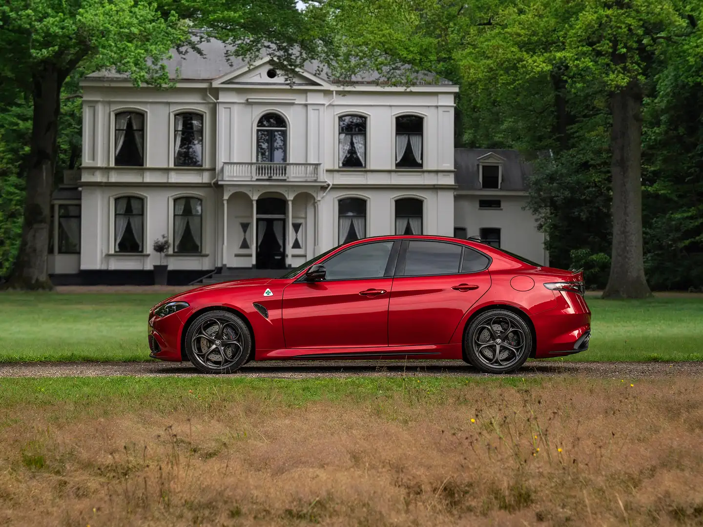 Alfa Romeo Giulia 2.9 V6 Quadrifoglio MY25 | Facelift | Carbon dak | Rood - 1