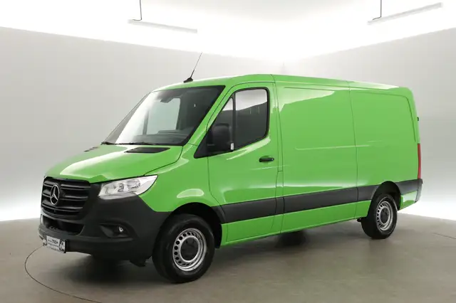 Mercedes-Benz Sprinter view 8