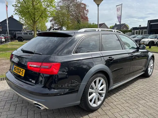 Audi A6 view 6